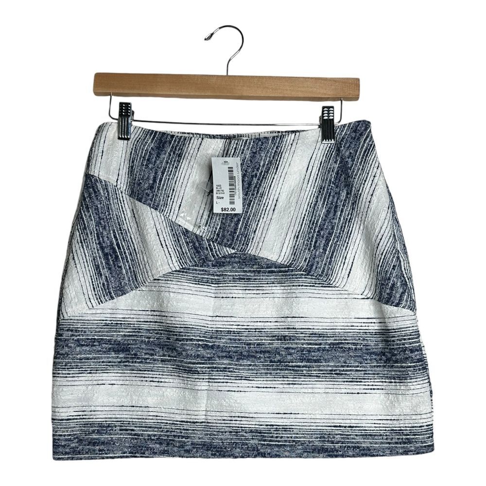 New JOA Los Angeles Textures Striped Skirt size Large Blue/White‎